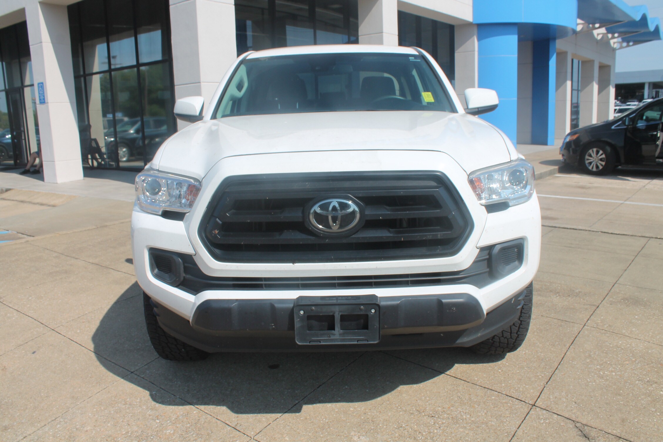 2022 Toyota Tacoma SR5 photo 2