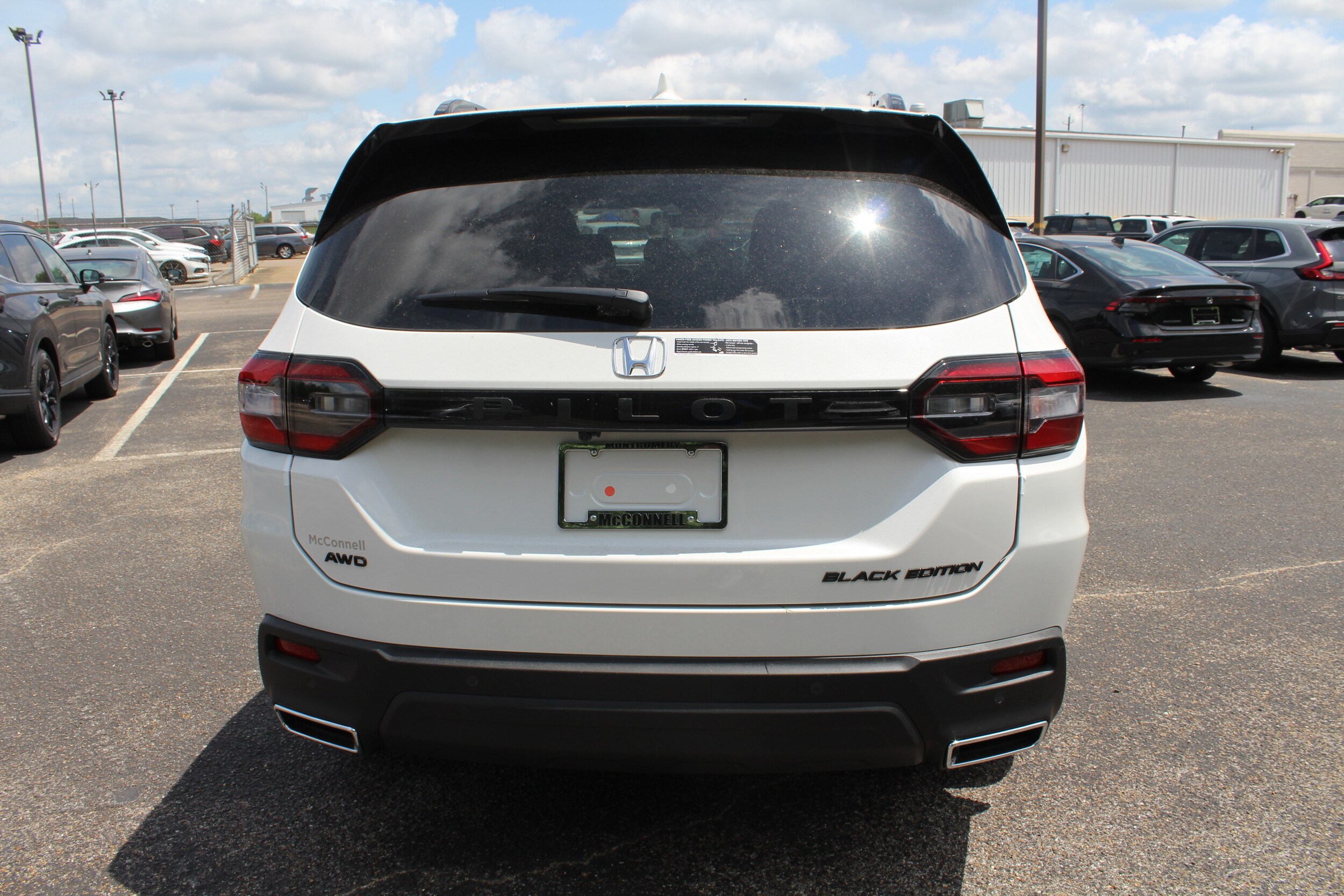 2025 Honda Pilot Black Edition photo 4