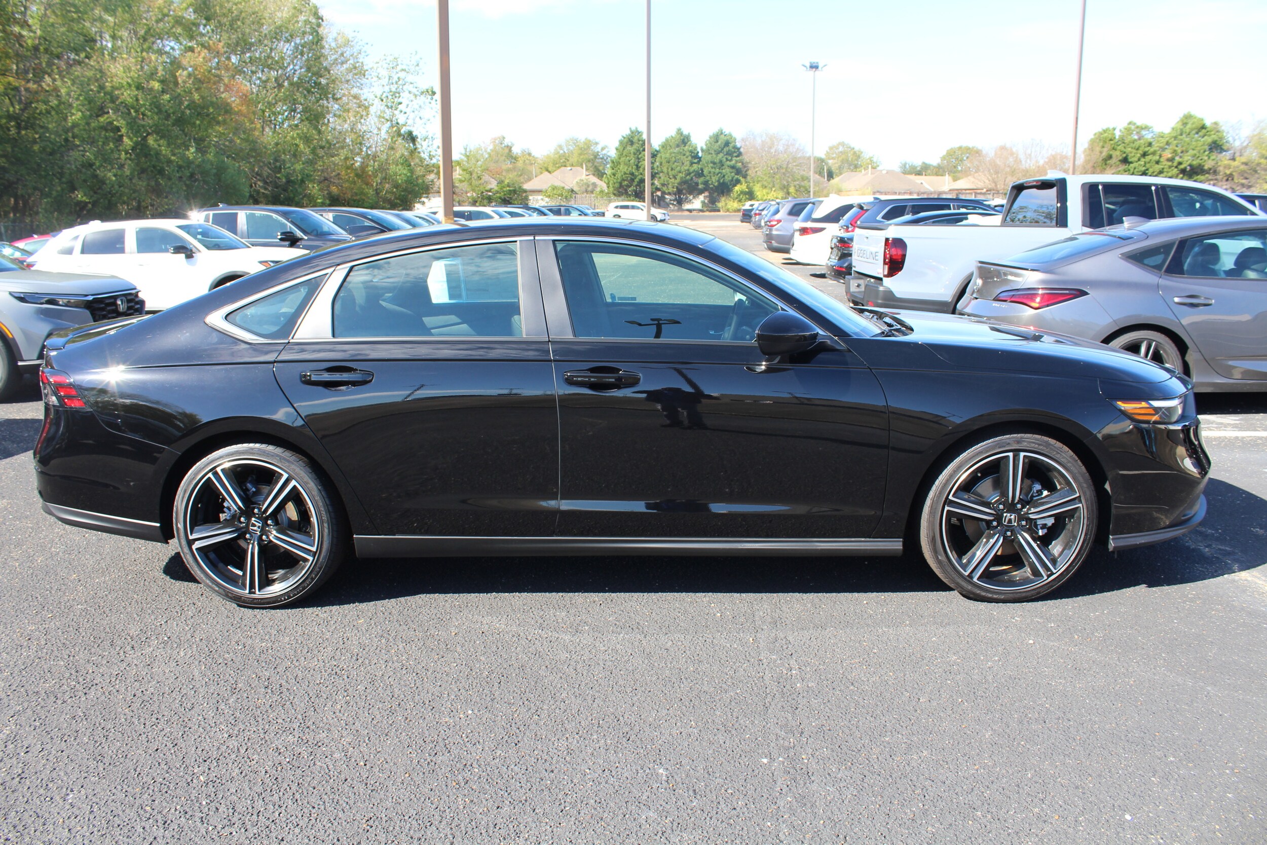 2025 Honda Accord Hybrid Sport photo 3