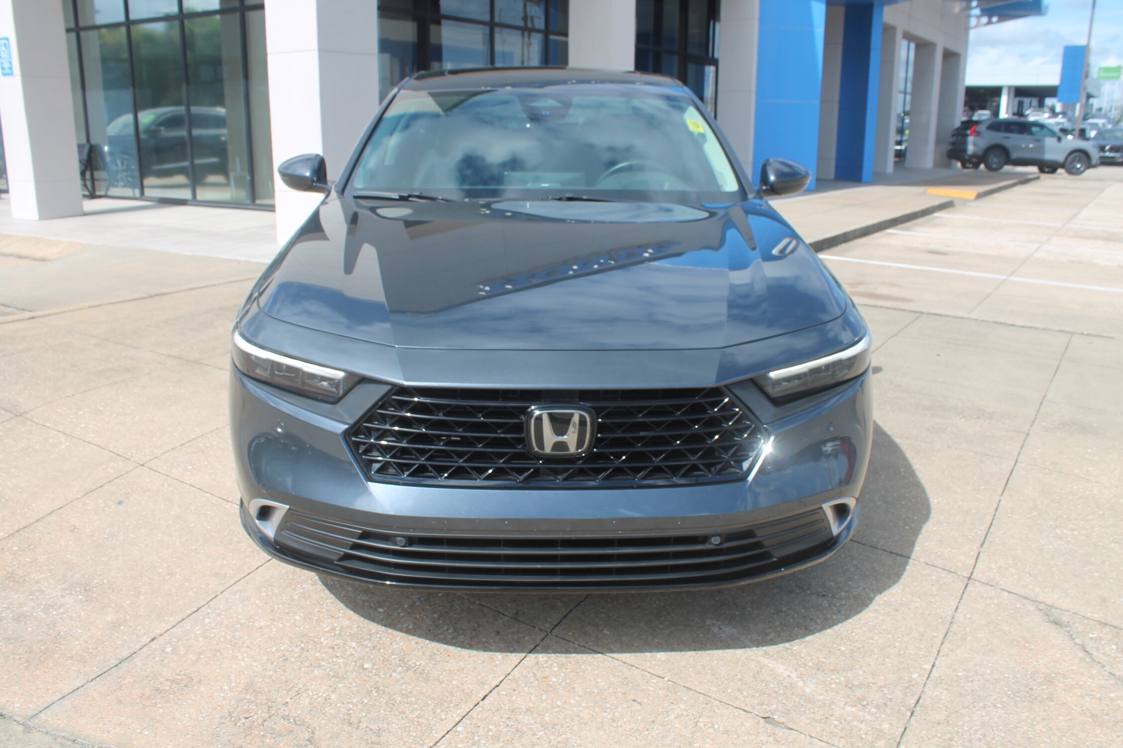 2023 Honda Accord Hybrid Touring photo 2