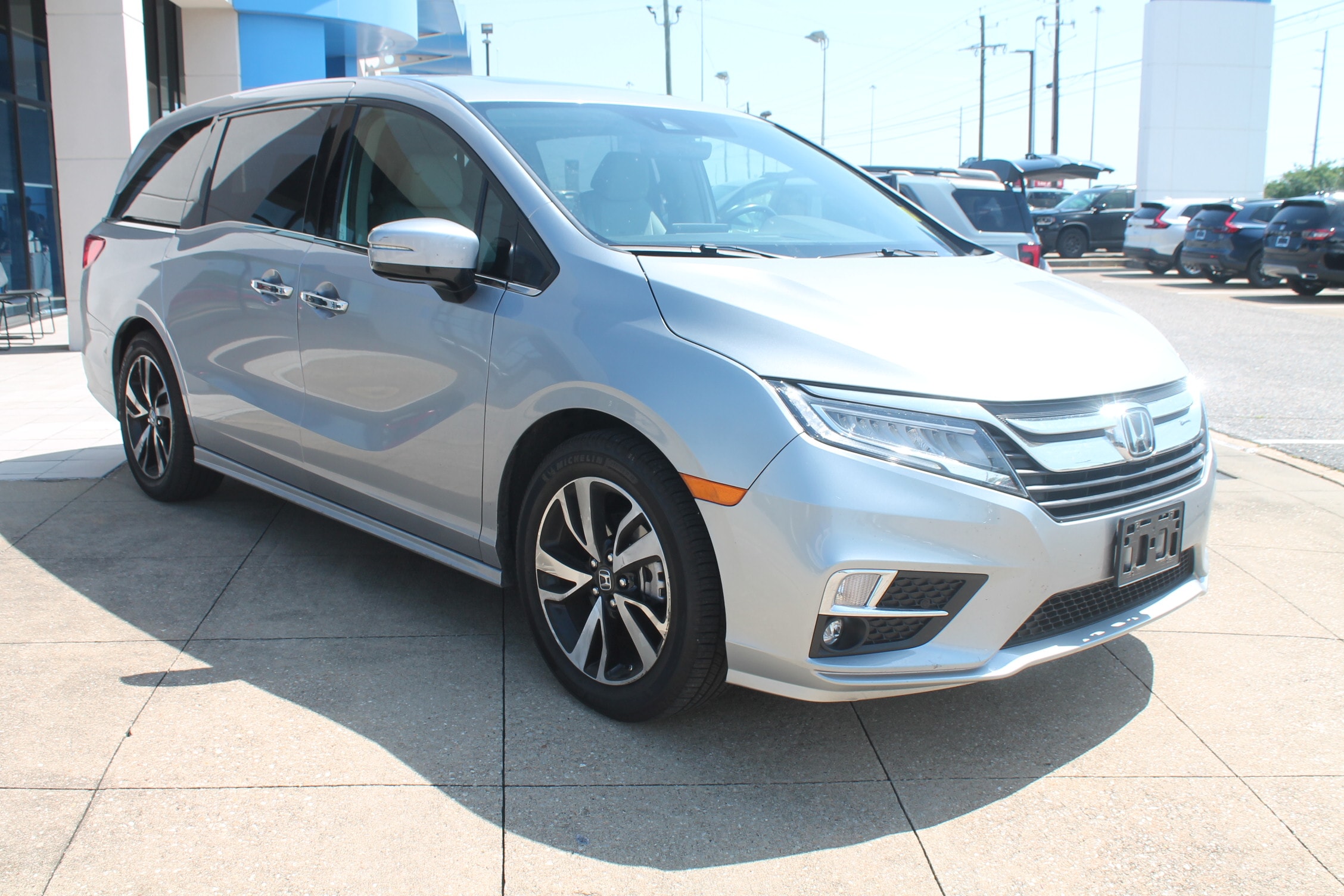 2018 Honda Odyssey Elite's photo