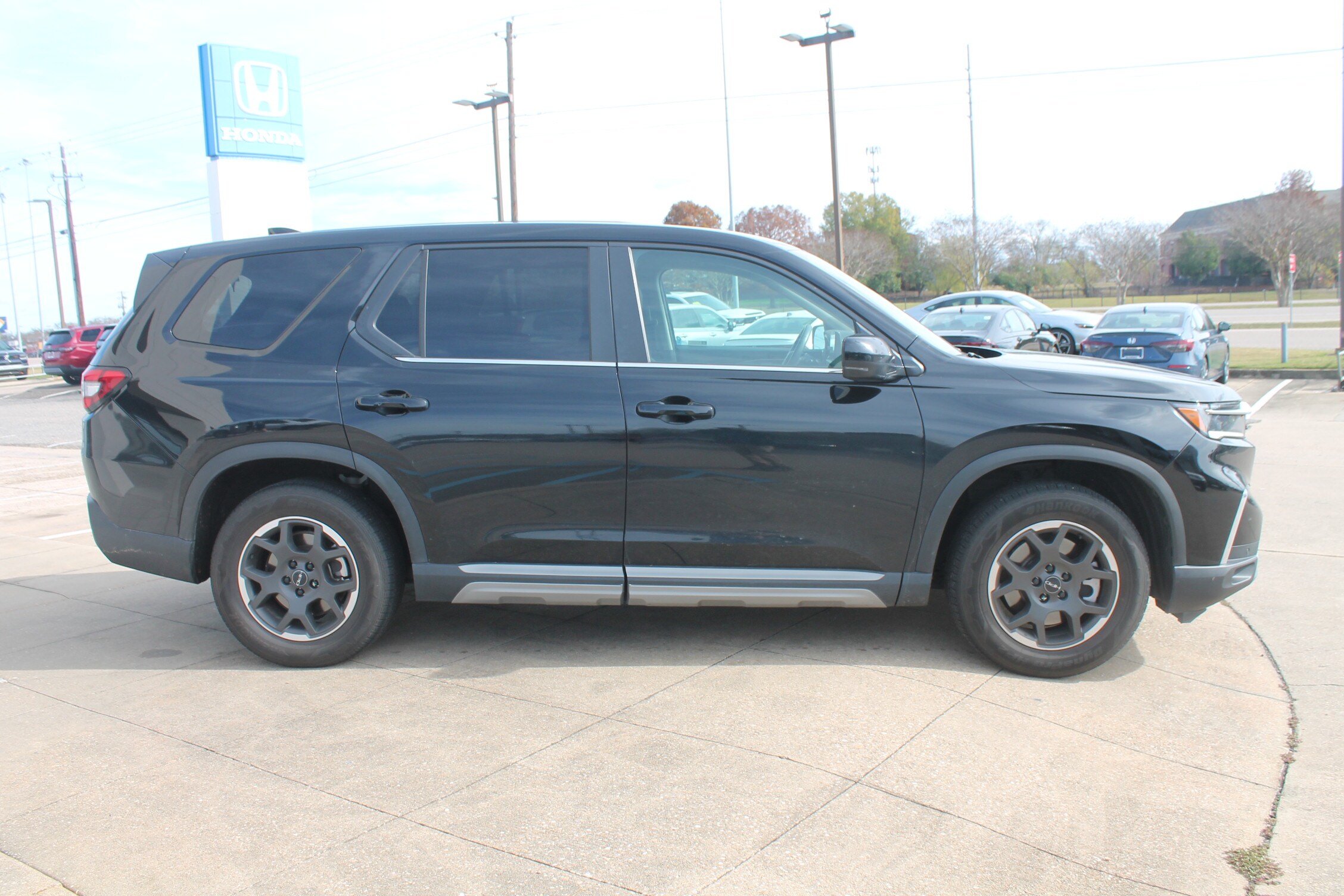 2024 Honda Pilot EX-L photo 3