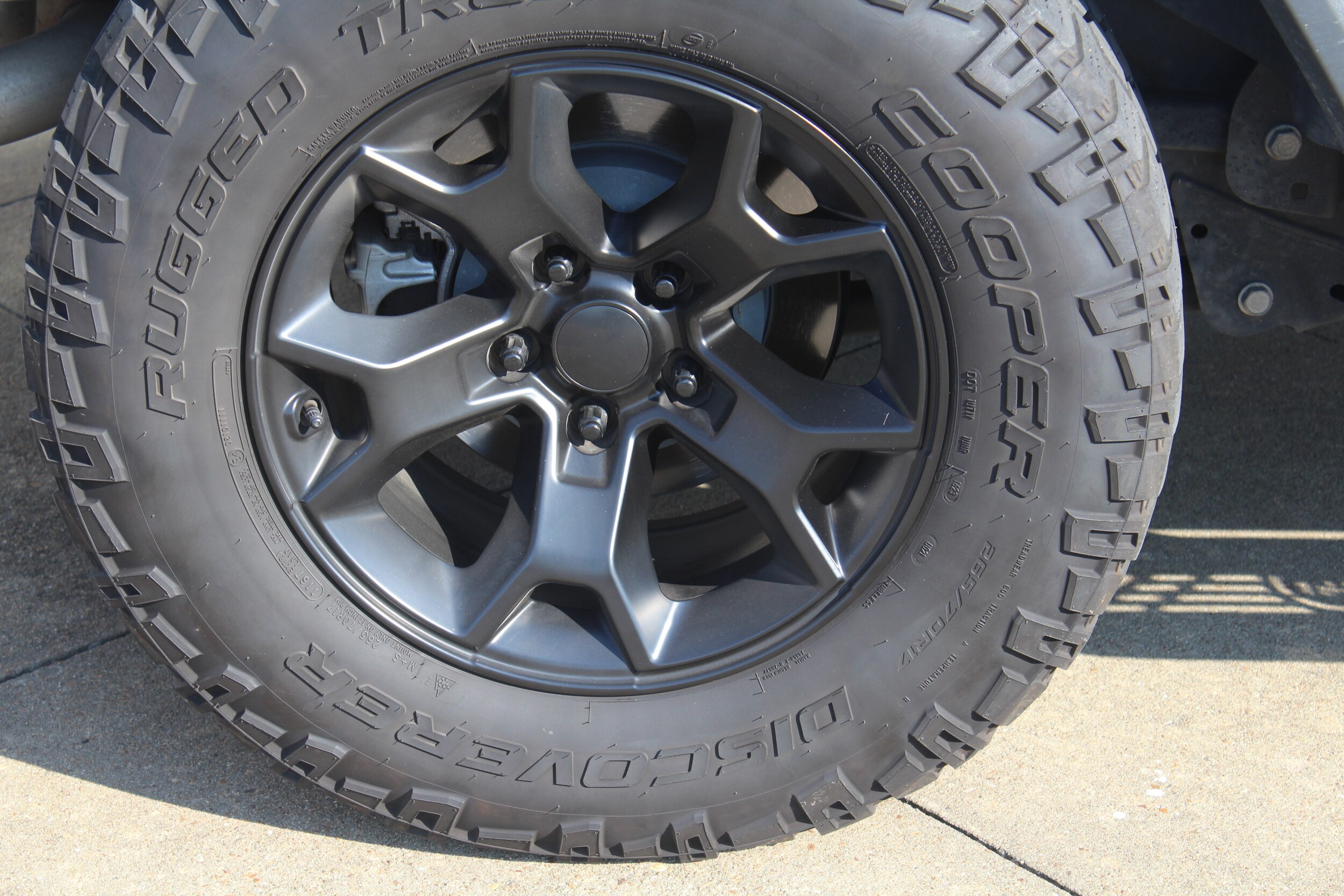 2023 Jeep Wrangler Sport photo 4