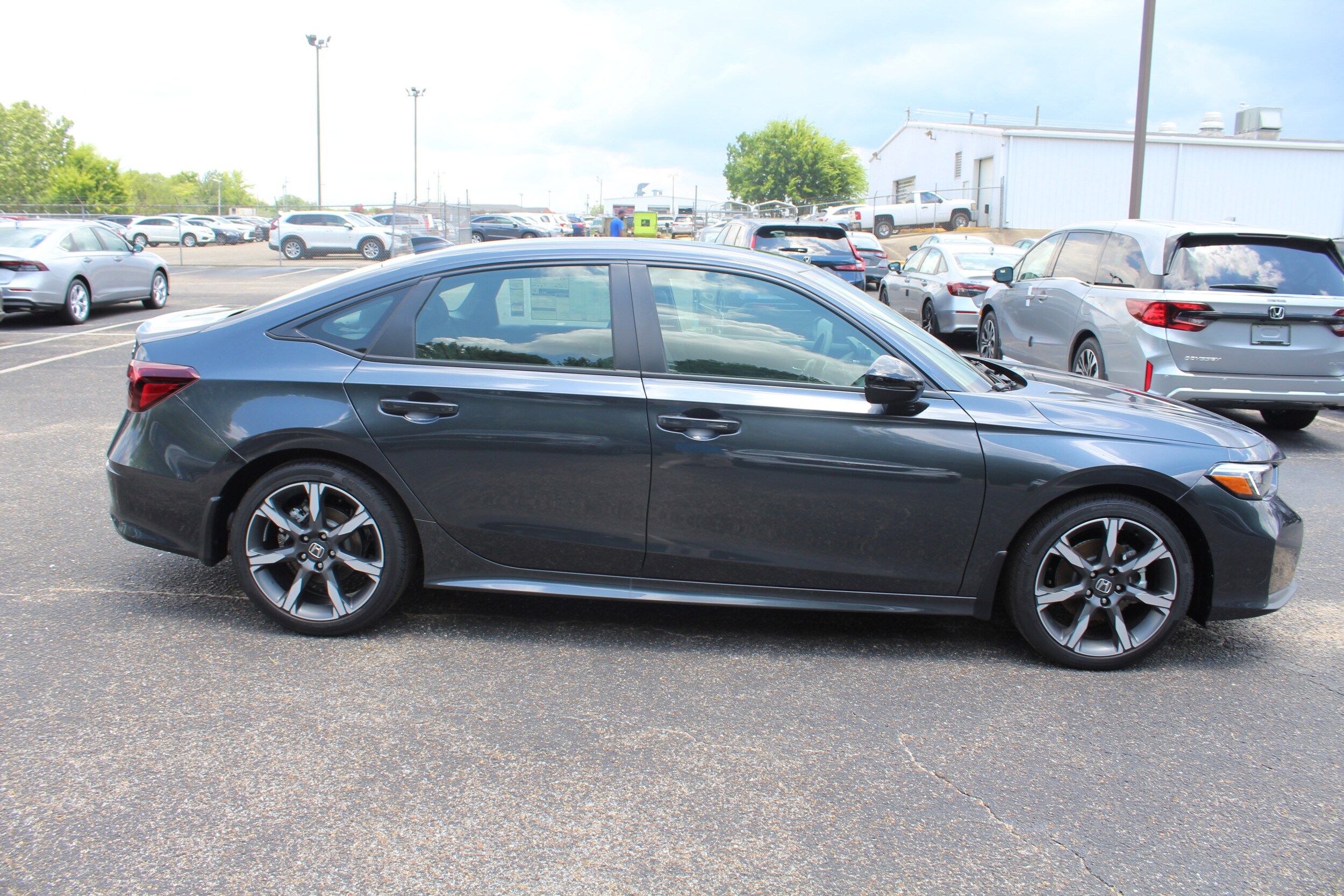 2025 Honda Civic Hybrid Sport photo 3