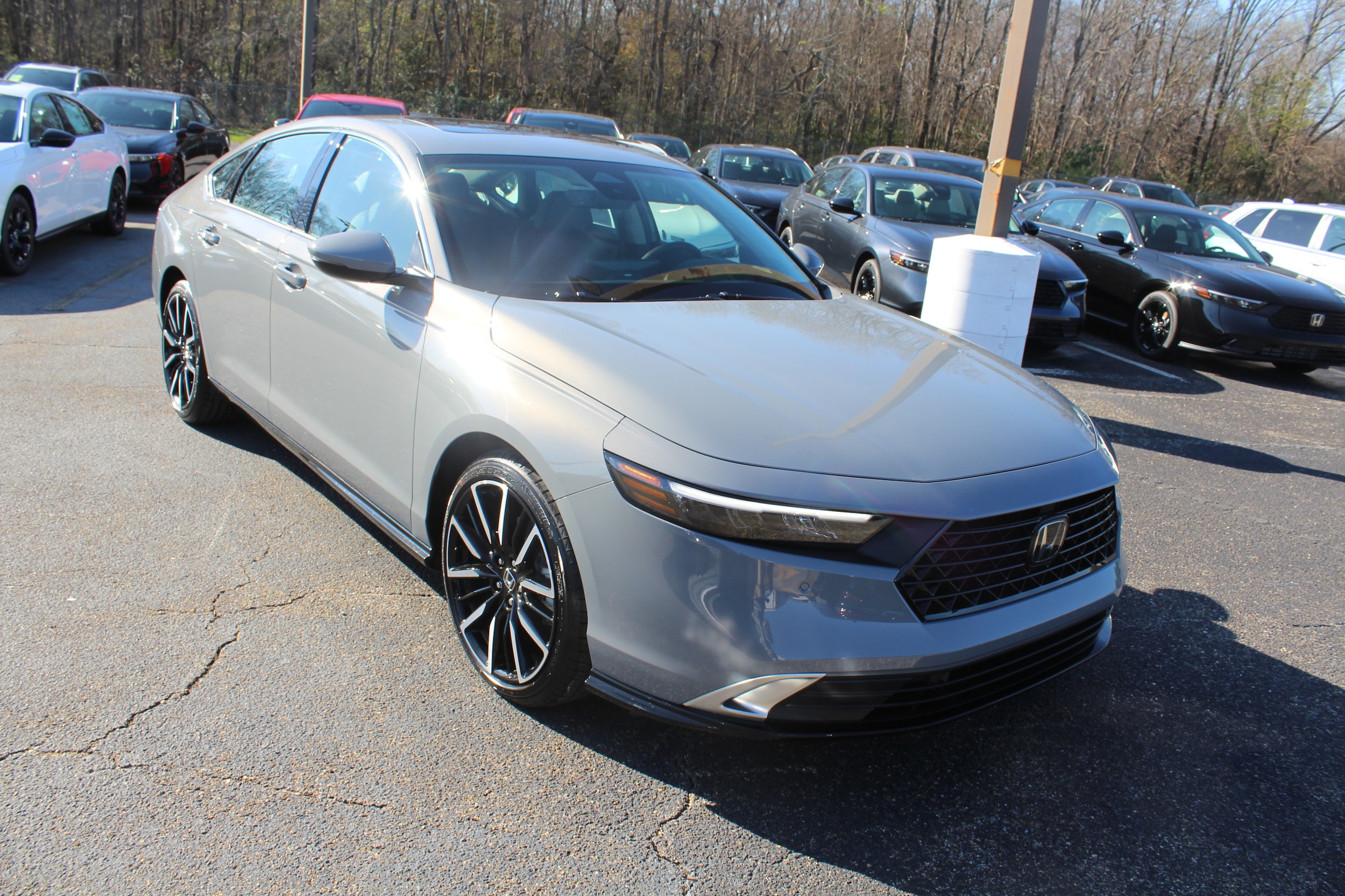 2025 Honda Accord Hybrid Touring's photo