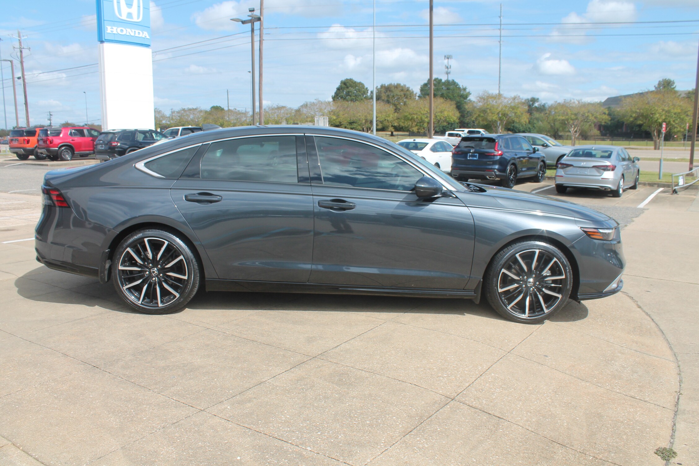 2023 Honda Accord Hybrid Touring photo 4