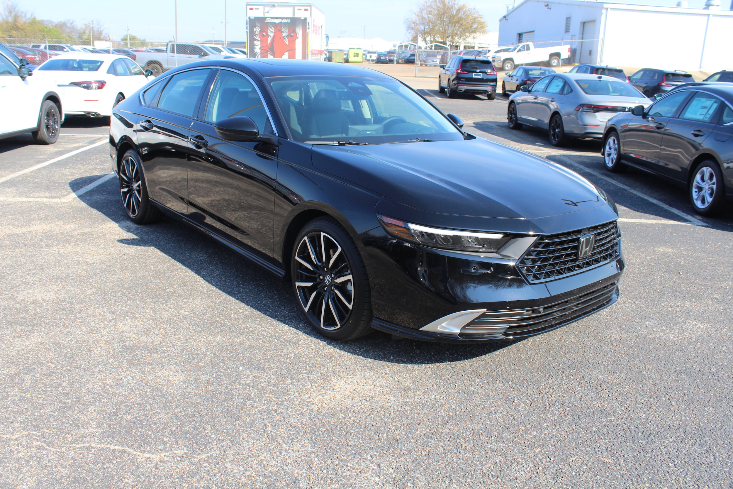 2025 Honda Accord Hybrid Touring's photo