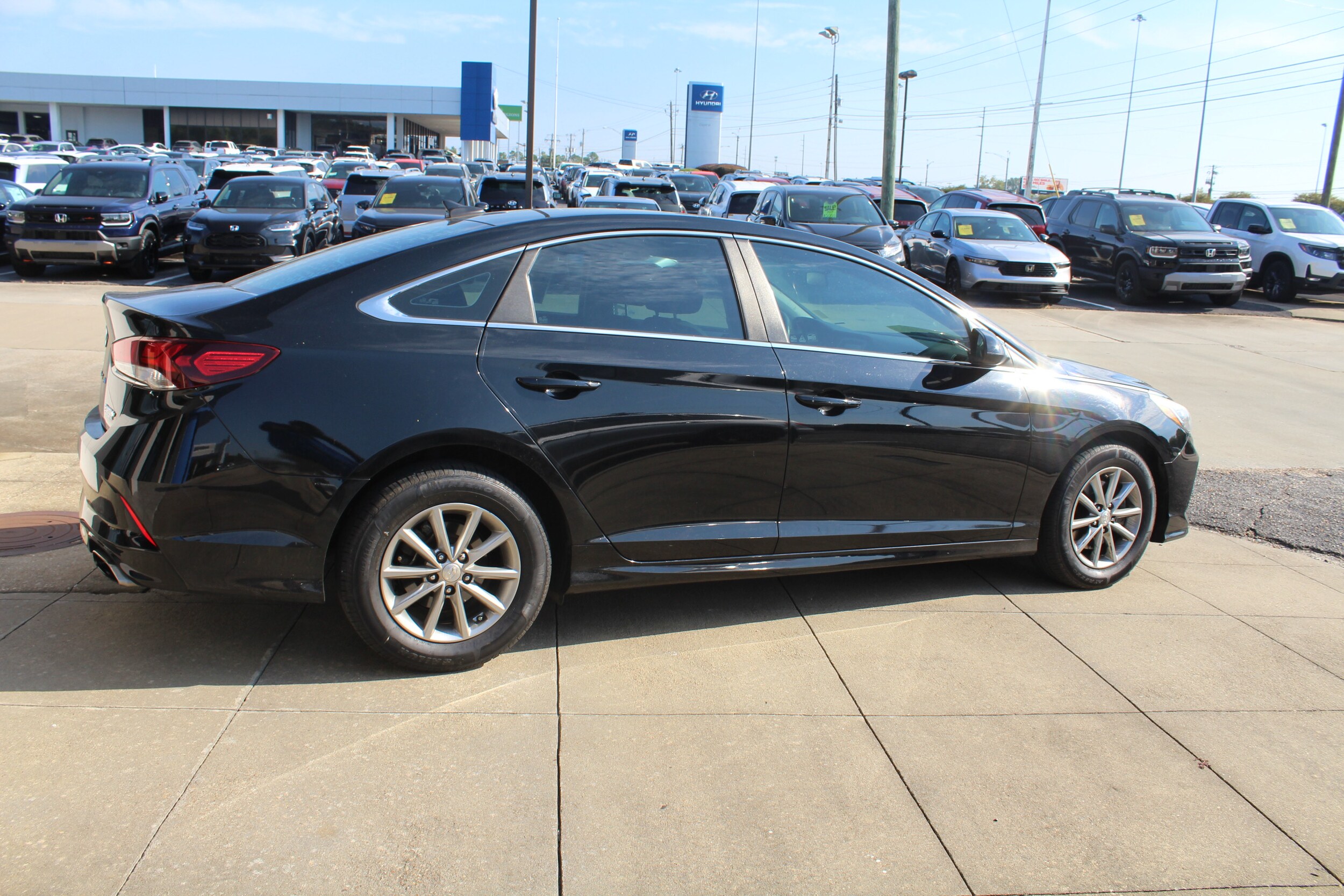 2019 Hyundai Sonata Eco SE photo 3