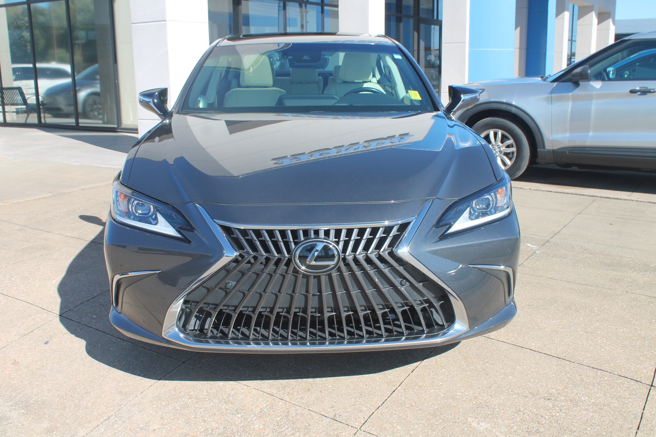 2022 Lexus ES 350 photo 2