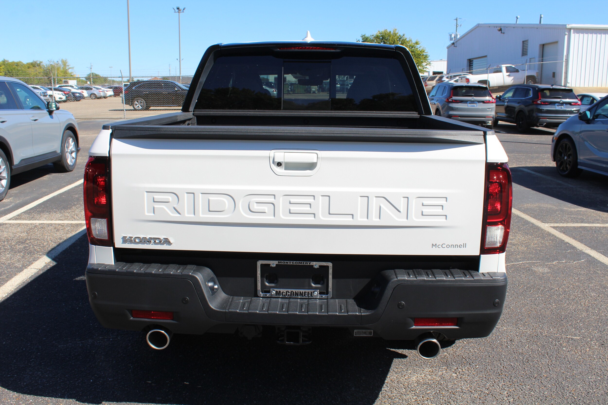 2025 Honda Ridgeline Black Edition photo 4