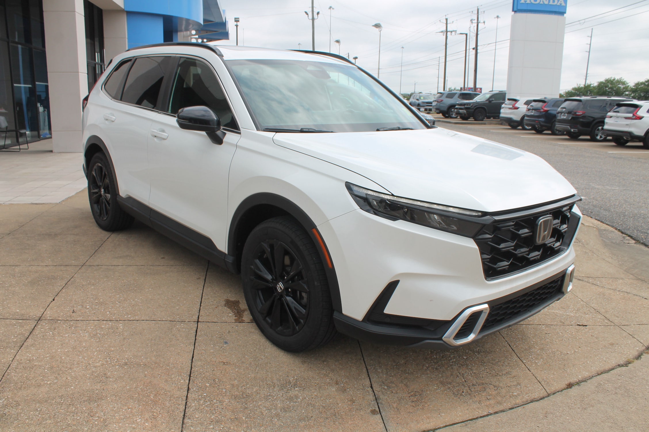 2024 Honda CR-V Hybrid Sport Touring AWD's photo