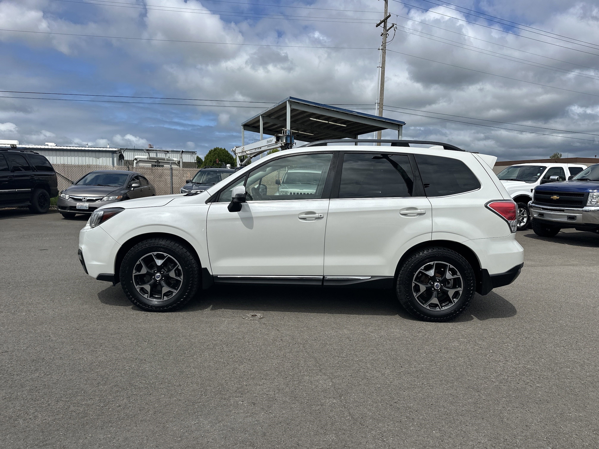 Used 2017 Subaru Forester Touring with VIN JF2SJAWCXHH462206 for sale in Longview, WA
