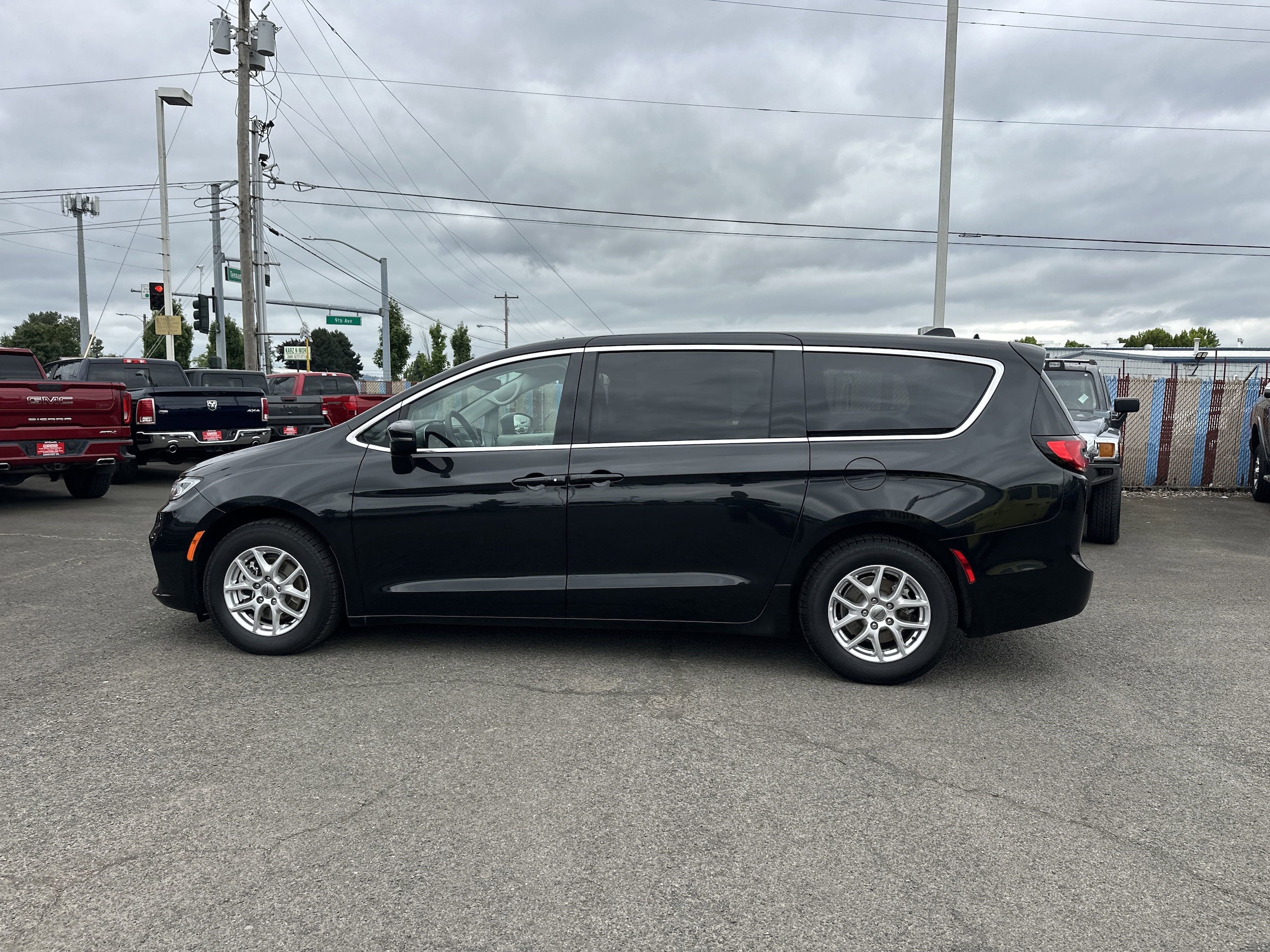 Used 2023 Chrysler Pacifica Touring L with VIN 2C4RC1BG7PR631651 for sale in Longview, WA