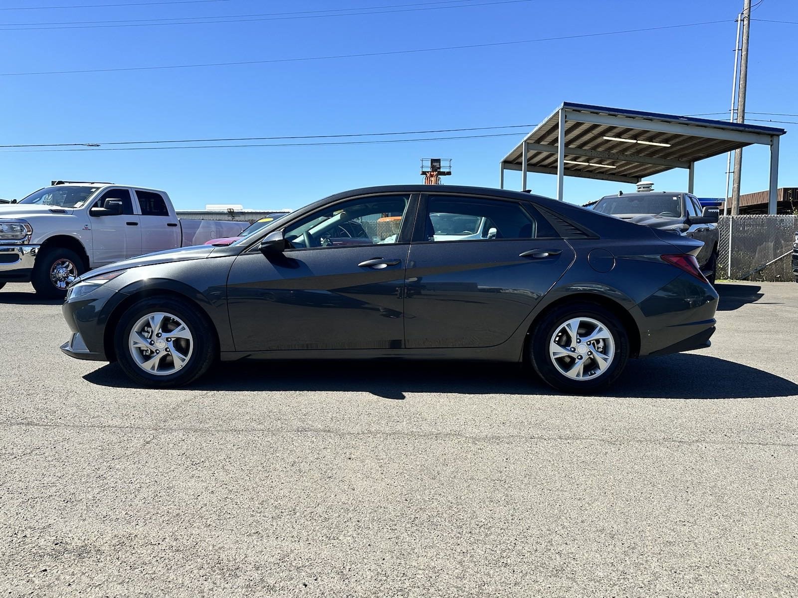 Used 2021 Hyundai Elantra SE with VIN 5NPLL4AGXMH013810 for sale in Longview, WA