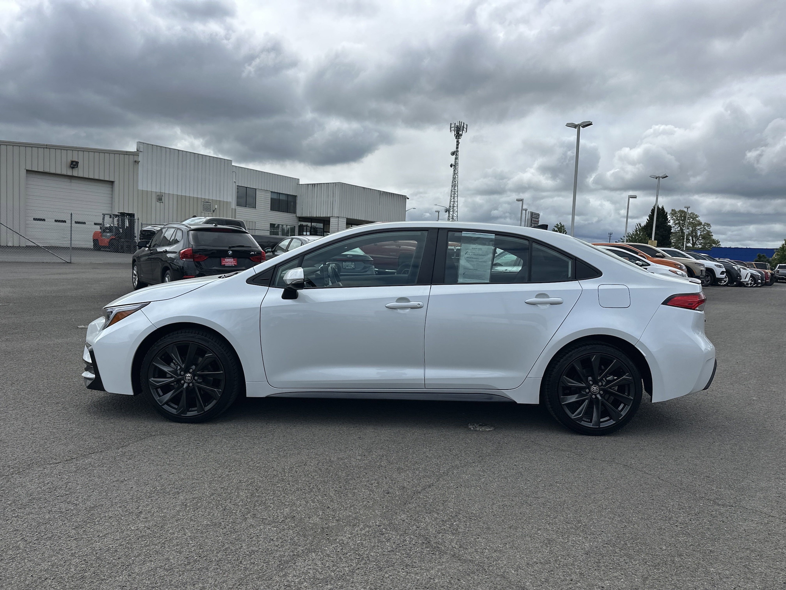 Used 2024 Toyota Corolla SE with VIN 5YFP4MCE5RP186879 for sale in Longview, WA