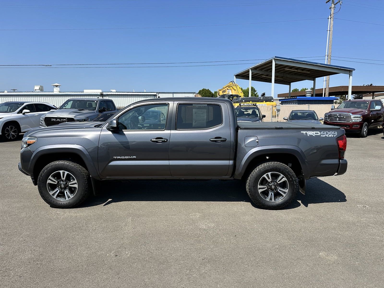 Used 2018 Toyota Tacoma TRD Sport with VIN 5TFCZ5AN4JX126137 for sale in Longview, WA