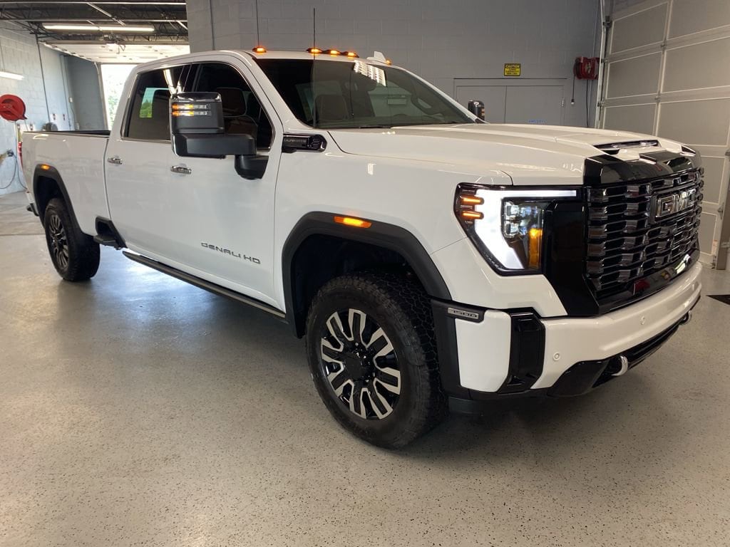 2025 GMC Sierra 4WD Crew Cab Long Box Denali Ultimate's photo