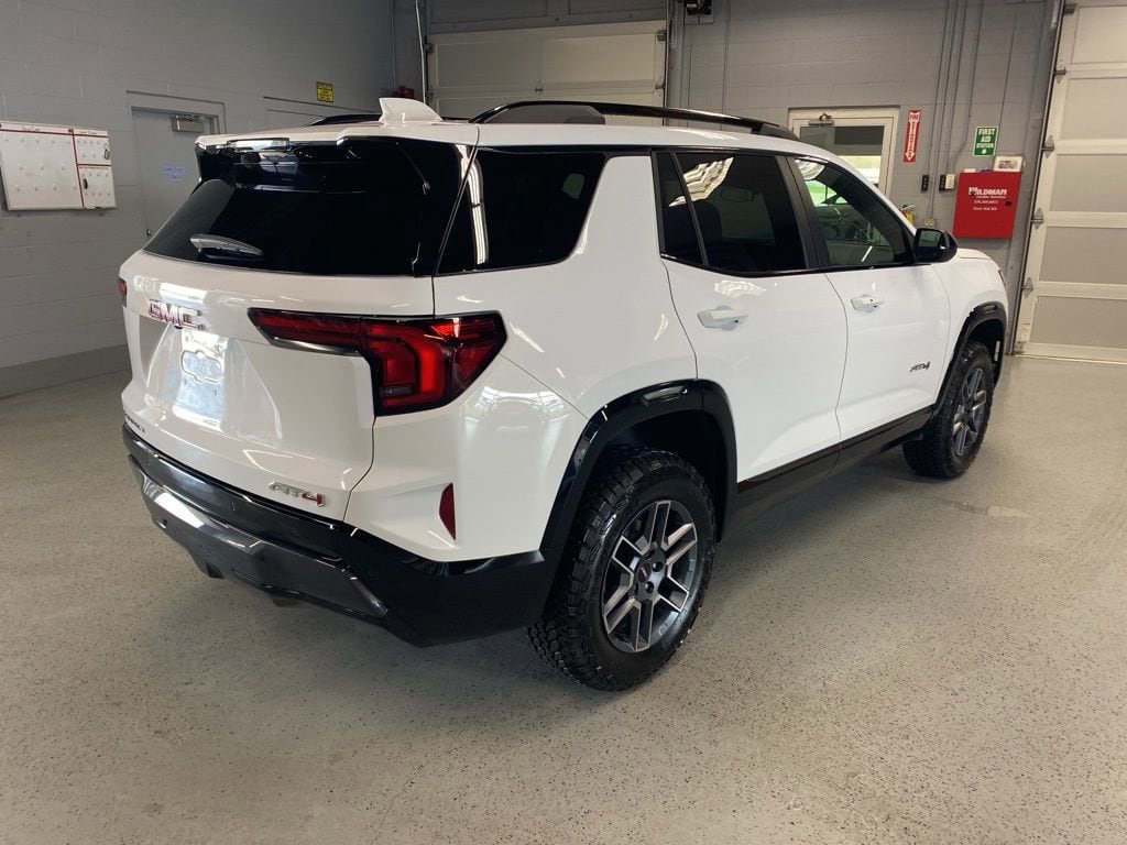 2026 GMC Terrain AT4 - Photo 8