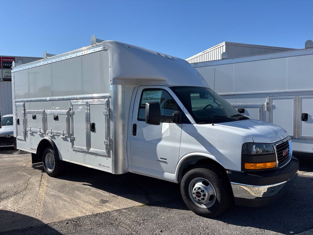 2025 GMC Savana Cutaway