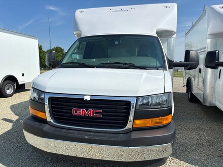 2026 GMC Savana Cutaway 3500 1WT Cutaway Van