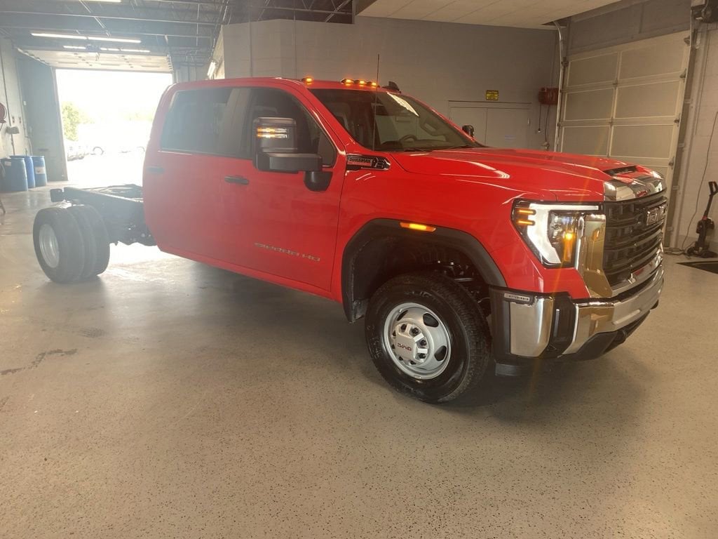 2026 GMC Sierra 4WD Crew Cab Chassis Pro's photo