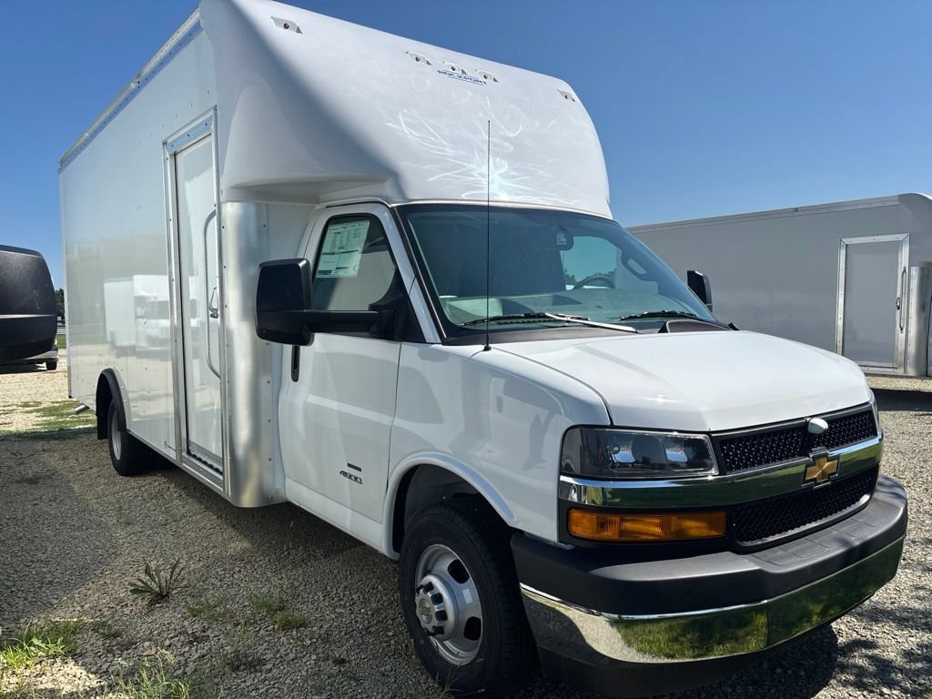 New 2026 Chevrolet Express Cutaway 4500 2WT Cutaway Van