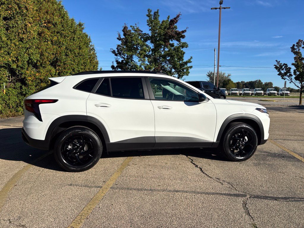 2026 Chevrolet Trax LT - Photo 8