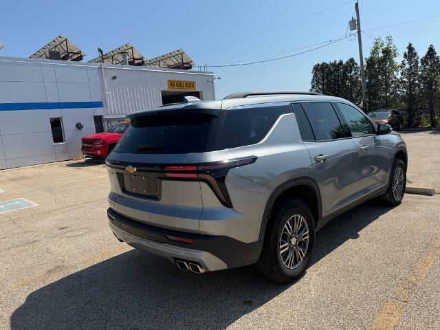 2025 Chevrolet Traverse photo 2