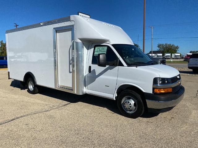 2024 Chevrolet Express Cutaway Base's photo