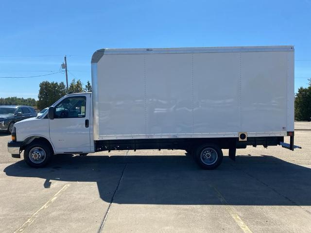 2024 Gmc Savana 3500 Cutaway photo 4