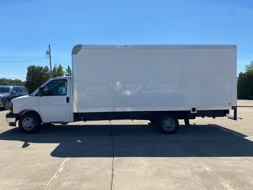 New 2024 GMC Savana Cutaway 3500 1WT Cutaway Van