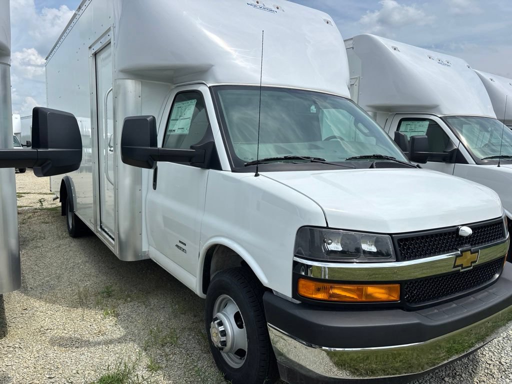 New 2026 Chevrolet Express Cutaway 4500 2WT Cutaway Van