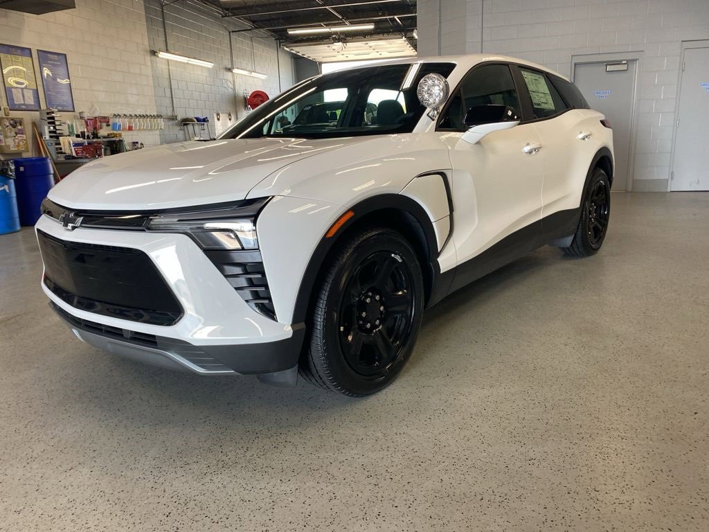 2024 Chevrolet Blazer EV photo 3