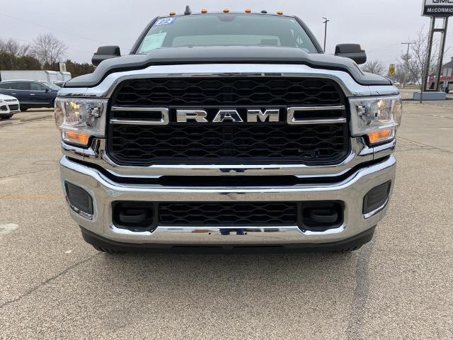 Used 2022 RAM Ram 3500 Pickup Tradesman with VIN 3C63R3AL9NG335121 for sale in Nappanee, IN