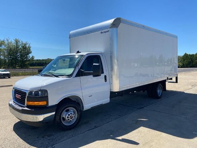2024 Gmc Savana Cutaway 3500 photo 3