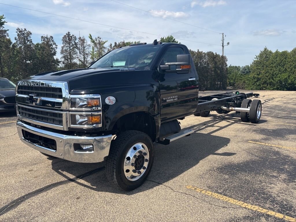 New 2025 Chevrolet Silverado 6500 HD LT Truck