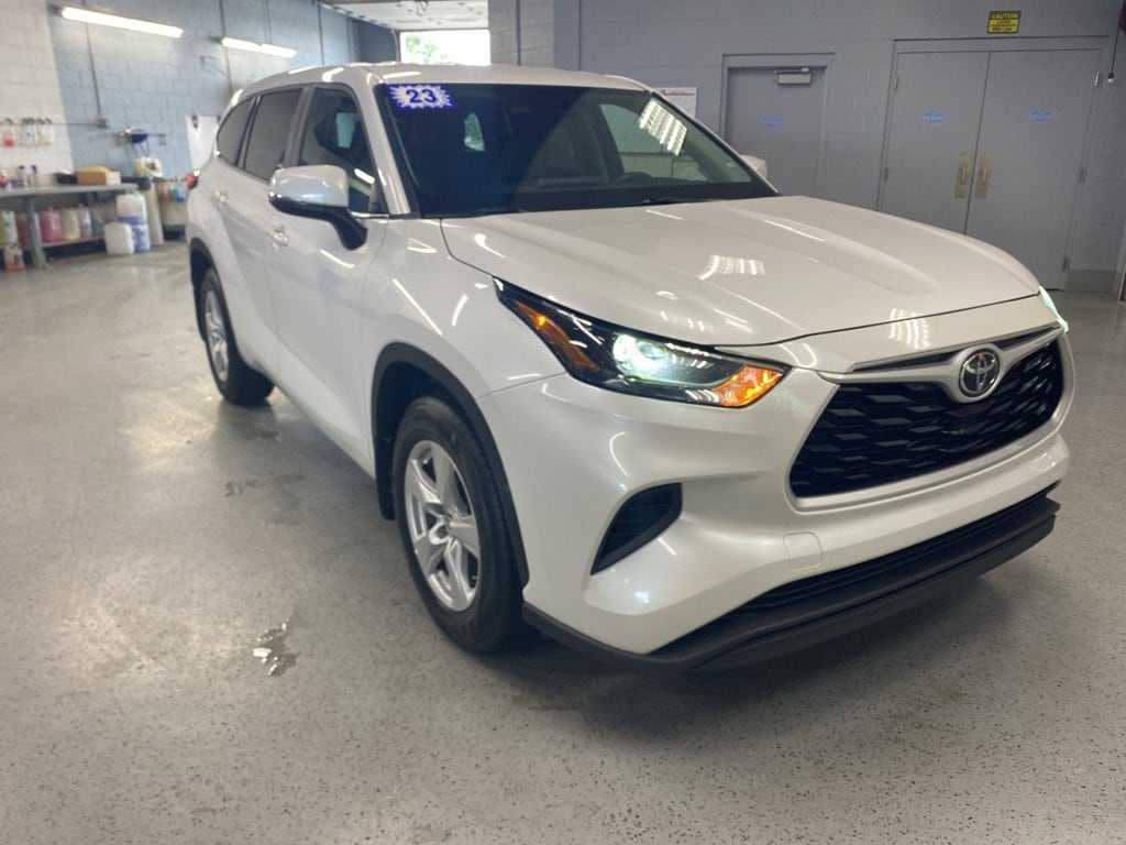 2023 Toyota Highlander L's photo