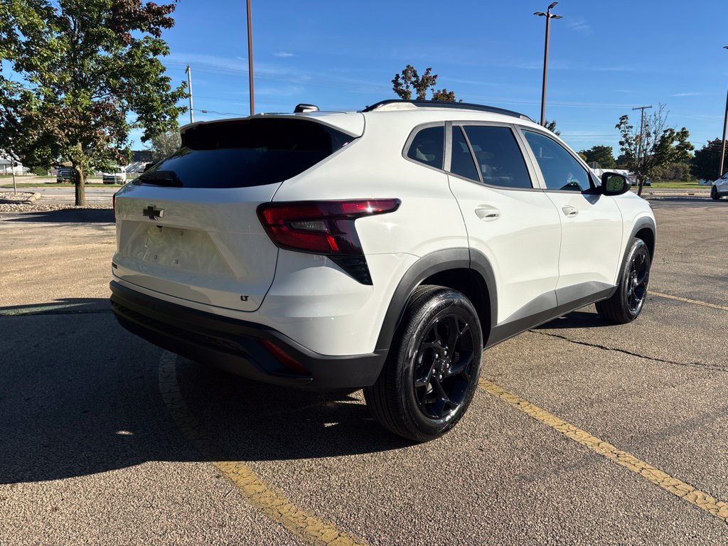 2026 Chevrolet Trax LT - Photo 7