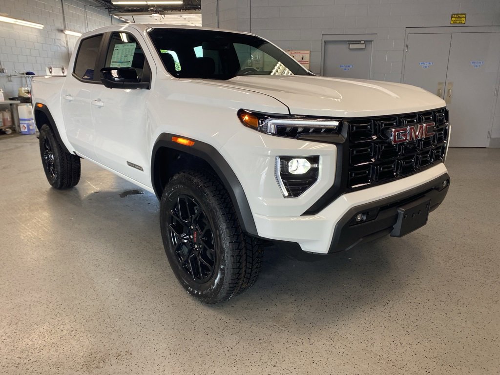 2025 GMC Canyon Elevation's photo