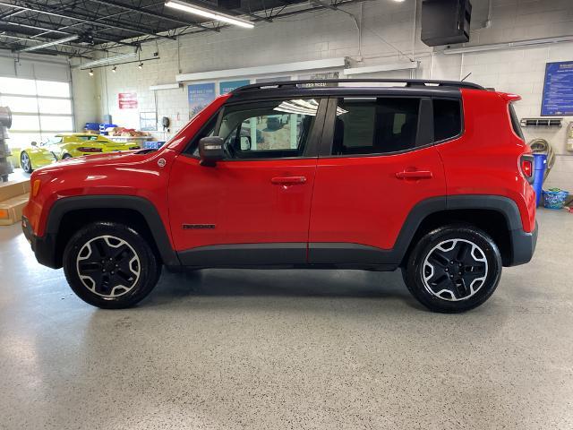 2016 Jeep Renegade Trailhawk photo 4