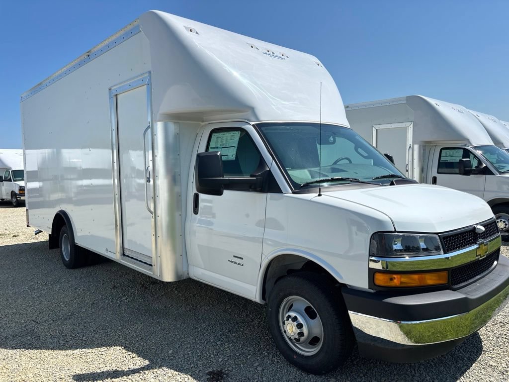 New 2026 Chevrolet Express Cutaway 4500 2WT Cutaway Van