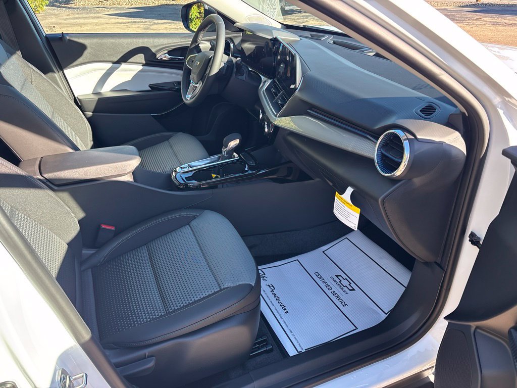2026 Chevrolet Trax LT - Photo 19