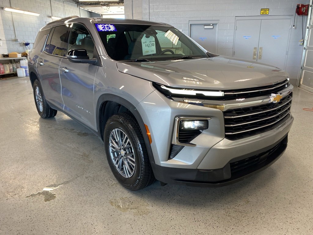 2025 Chevrolet Traverse LT's photo