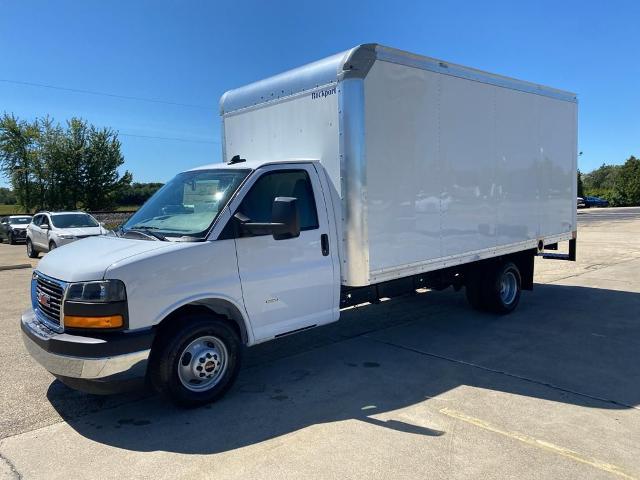 2024 Gmc Savana 3500 Cutaway photo 3