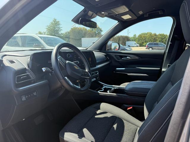 2025 Chevrolet Traverse photo 3