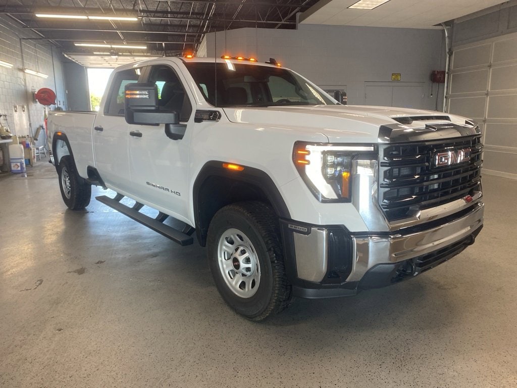 2025 GMC Sierra 3500HD Pro's photo