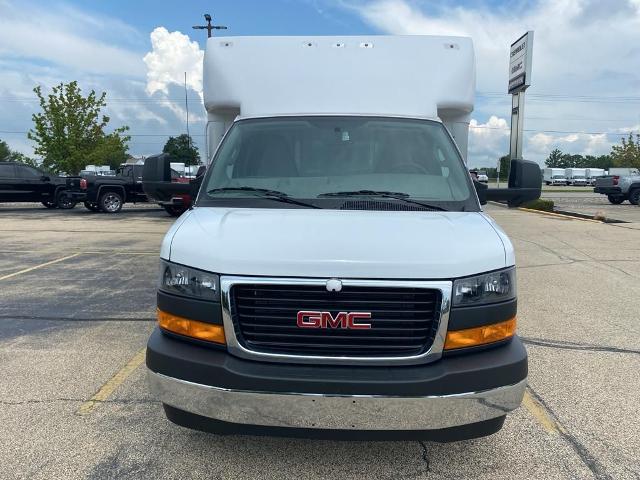 2024 Gmc Savana Cutaway 3500 photo 2