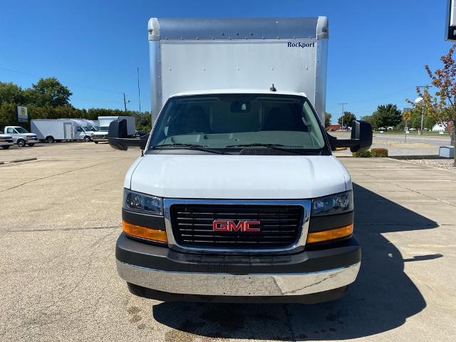 2024 Gmc Savana 3500 Cutaway photo 2