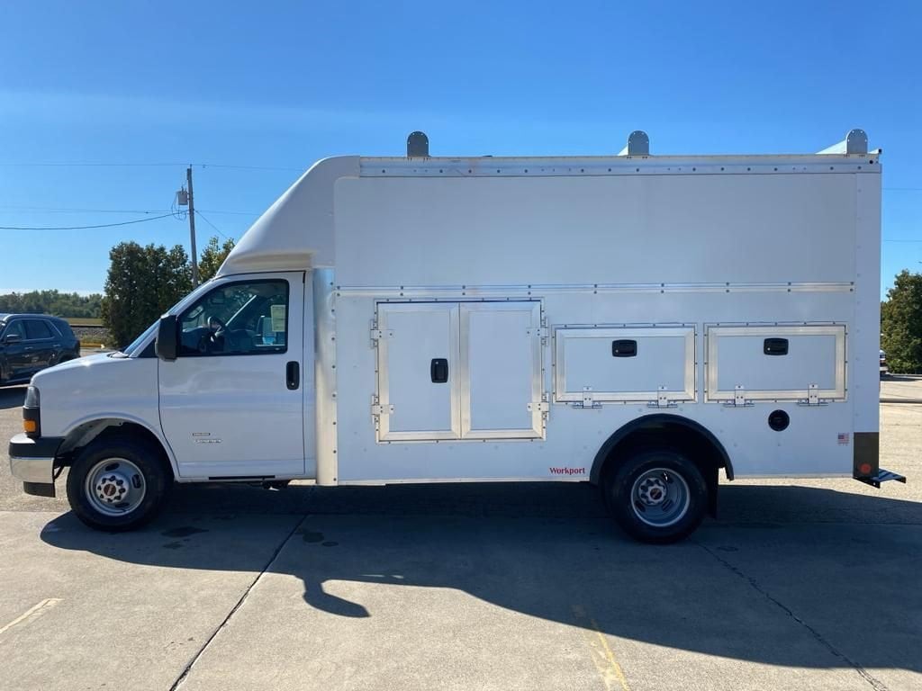 New 2025 GMC Savana Cutaway 4500 2WT Cutaway Van