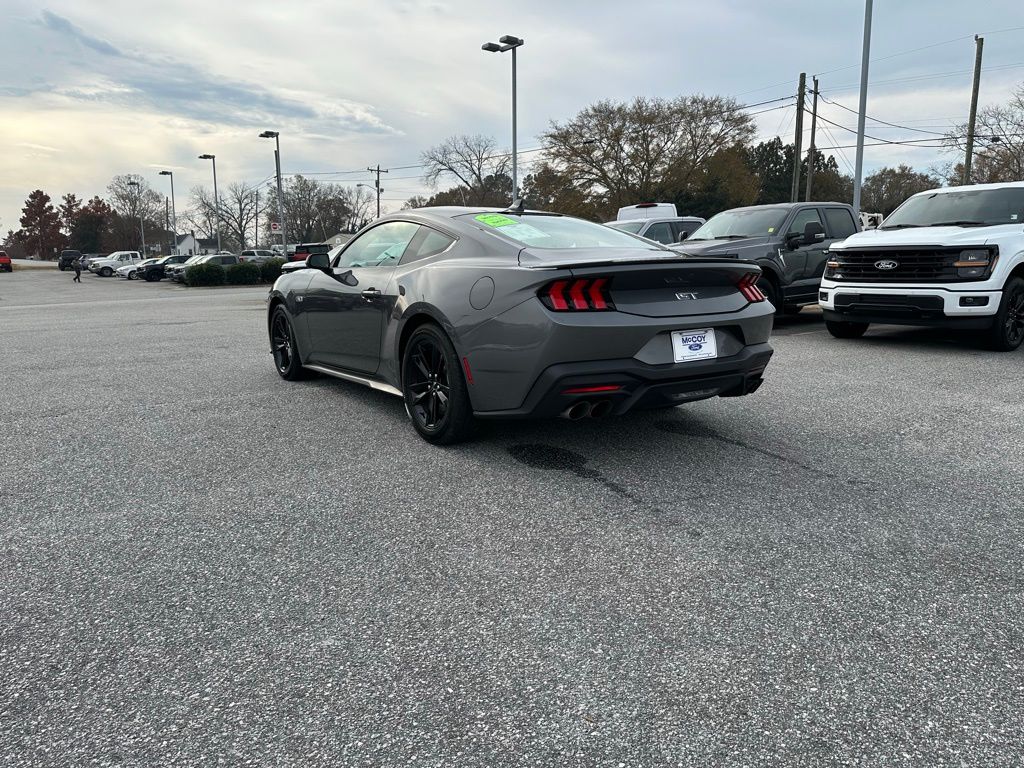 2025 Ford Mustang GT photo 4
